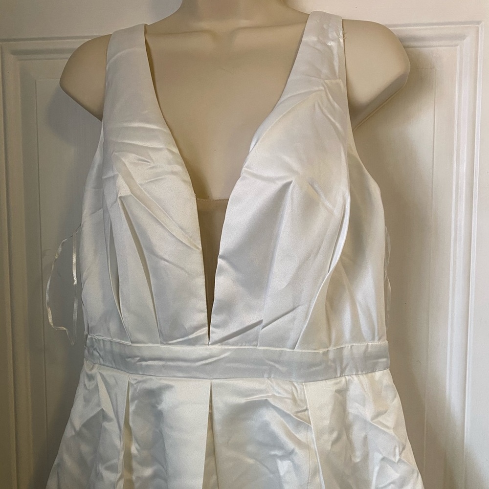 Fashion Nova Full Length Bridal Dress